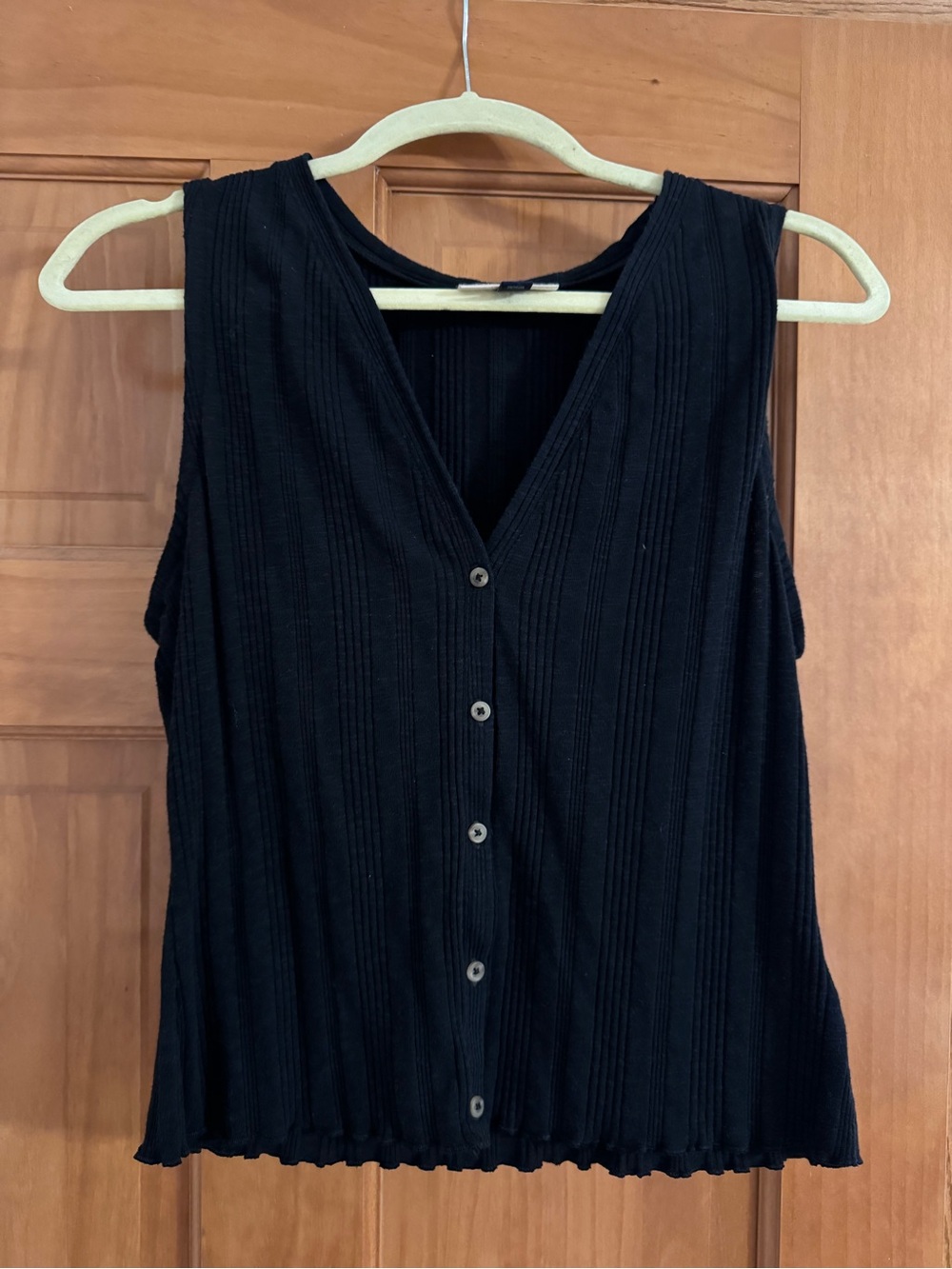 Universal Thread Black Ribbed Button-Down V-Neck Tank